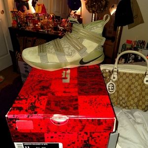 LeBron James Soldier XI SFG